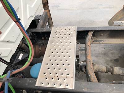 International DuraStar 4400 Deck Plate / Catwalk for a International Durastar (4400)