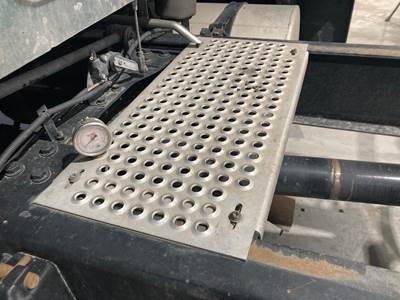 International LT Deck Plate / Catwalk