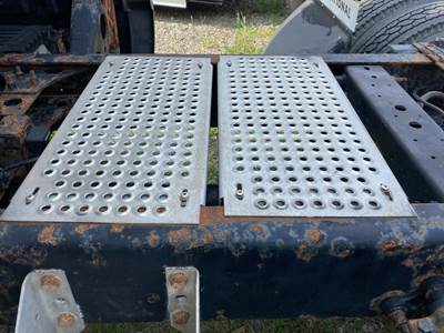 International ProStar Deck Plate / Catwalk