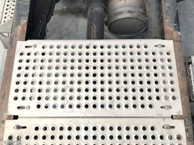 International ProStar Deck Plate / Catwalk