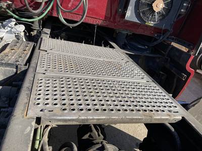 International ProStar Deck Plate / Catwalk
