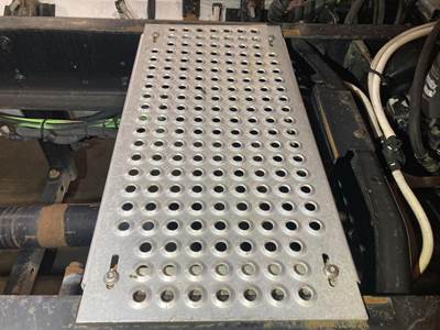 International TranStar 8600 Deck Plate / Catwalk for a International Transtar (8600)