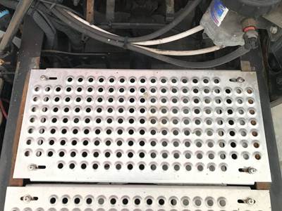 International TranStar 8600 Deck Plate / Catwalk for a International Transtar (8600)
