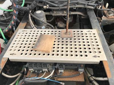International TranStar 8600 Deck Plate / Catwalk for a International Transtar (8600)