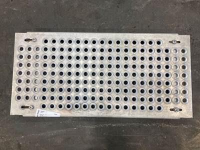 International TranStar 8600 Deck Plate / Catwalk for a International Transtar (8600)