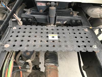 International WorkStar Deck Plate / Catwalk