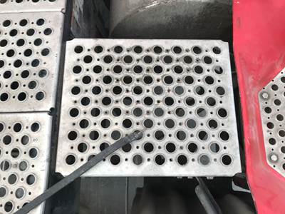 Kenworth T660 Deck Plate / Catwalk