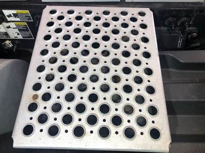 Kenworth T680 Deck Plate / Catwalk