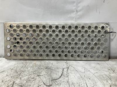 Kenworth T680 Deck Plate / Catwalk