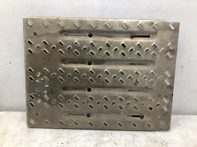 Kenworth T680 Deck Plate / Catwalk