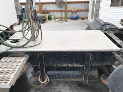 Kenworth T800 Deck Plate / Catwalk