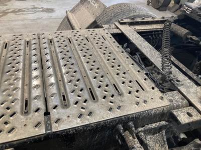 Mack AN (ANTHEM) Deck Plate / Catwalk