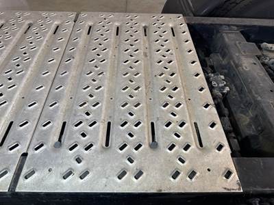 Mack AN (ANTHEM) Deck Plate / Catwalk