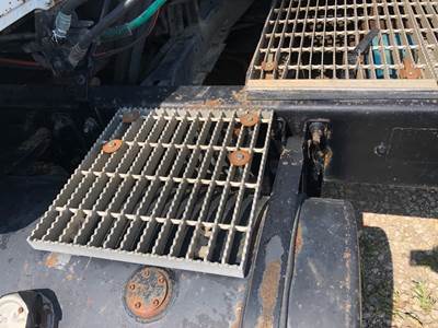 Mack CH Deck Plate / Catwalk