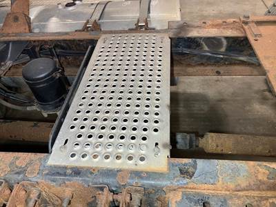 Mack CH Deck Plate / Catwalk