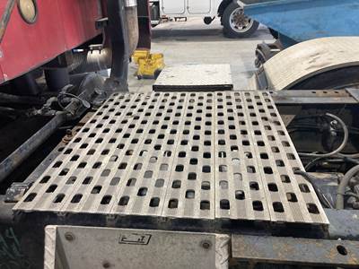 Mack CH Deck Plate / Catwalk
