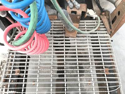 Mack CX Deck Plate / Catwalk