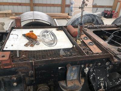 Mack CX Deck Plate / Catwalk