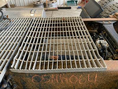 Mack CXN Deck Plate / Catwalk