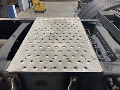 Mack CXN Deck Plate / Catwalk