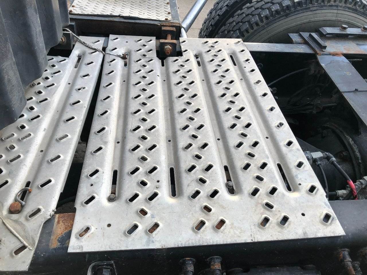 2013 Mack CXU Deck Plate / Catwalk For Sale Spencer, IA 25314495