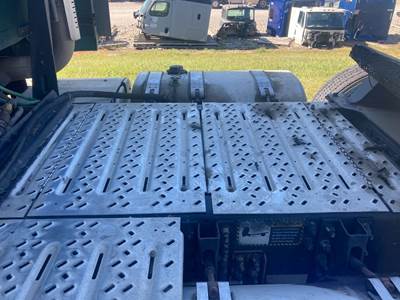 Mack CXU Deck Plate / Catwalk
