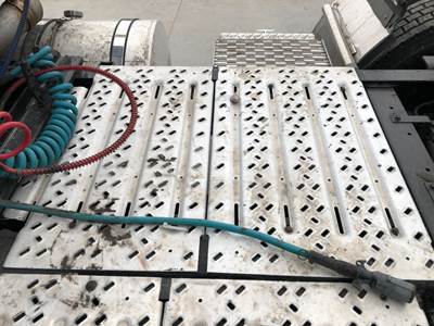 Mack CXU Deck Plate / Catwalk