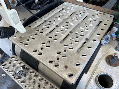 Mack CXU Deck Plate / Catwalk