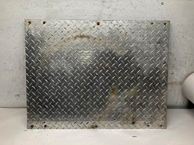 Peterbilt 377 Deck Plate / Catwalk