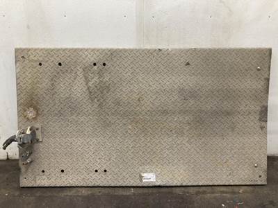 Peterbilt 387 Deck Plate / Catwalk