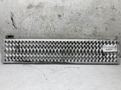 Peterbilt 579 Deck Plate / Catwalk
