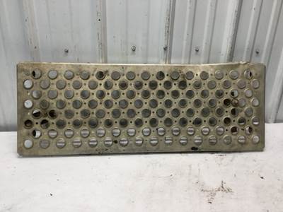 Volvo VNL Deck Plate / Catwalk