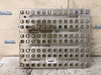 Volvo VNL Deck Plate / Catwalk