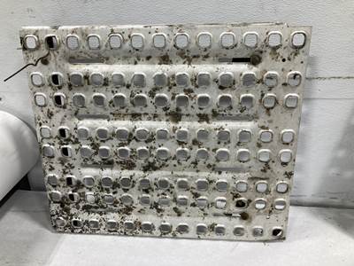 Volvo VNL Deck Plate / Catwalk