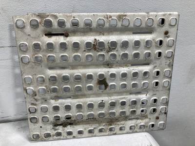 Volvo VNL Deck Plate / Catwalk