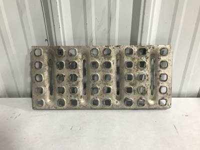 Volvo VNL Deck Plate / Catwalk