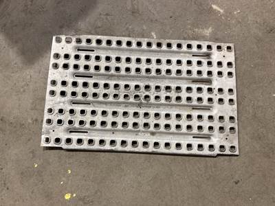 Volvo VNL Deck Plate / Catwalk