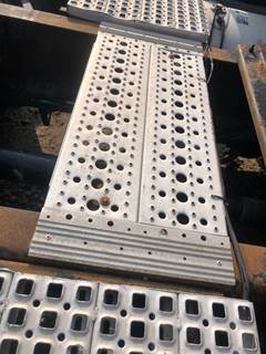 Volvo VNL Deck Plate / Catwalk