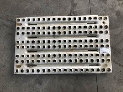 Volvo VNL Deck Plate / Catwalk