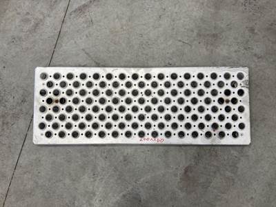 Volvo VNL Deck Plate / Catwalk