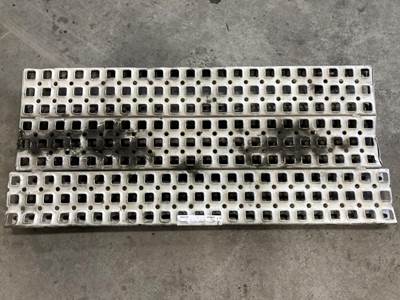 Volvo VNL Deck Plate / Catwalk
