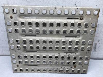 Volvo VNL Deck Plate / Catwalk