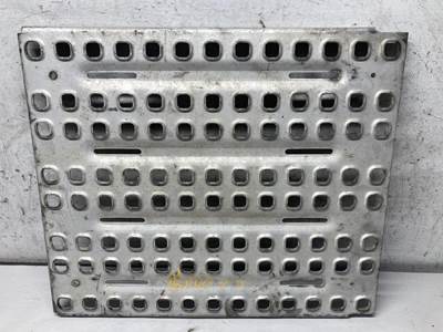 Volvo VNL Deck Plate / Catwalk