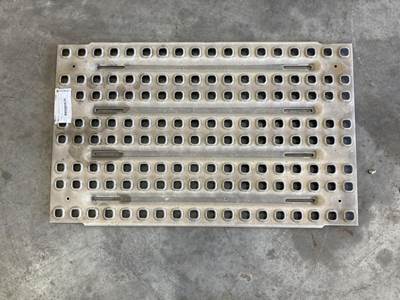 Volvo VNL Deck Plate / Catwalk