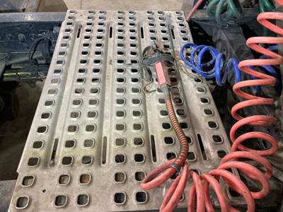 Volvo VNL Deck Plate / Catwalk
