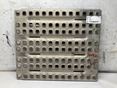 Volvo VNL Deck Plate / Catwalk