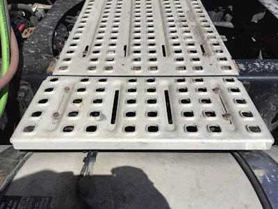 Volvo VNM Deck Plate / Catwalk