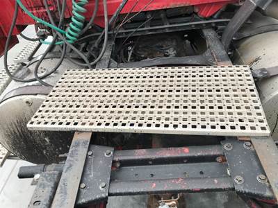 Volvo VNM Deck Plate / Catwalk