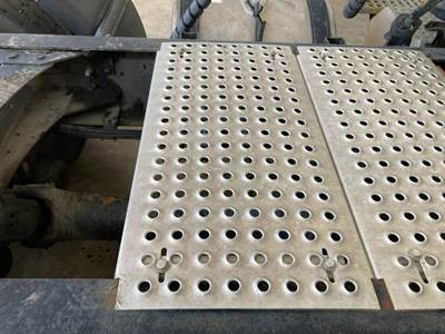 Volvo VNM Deck Plate / Catwalk