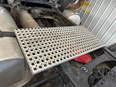 Volvo VNM Deck Plate / Catwalk